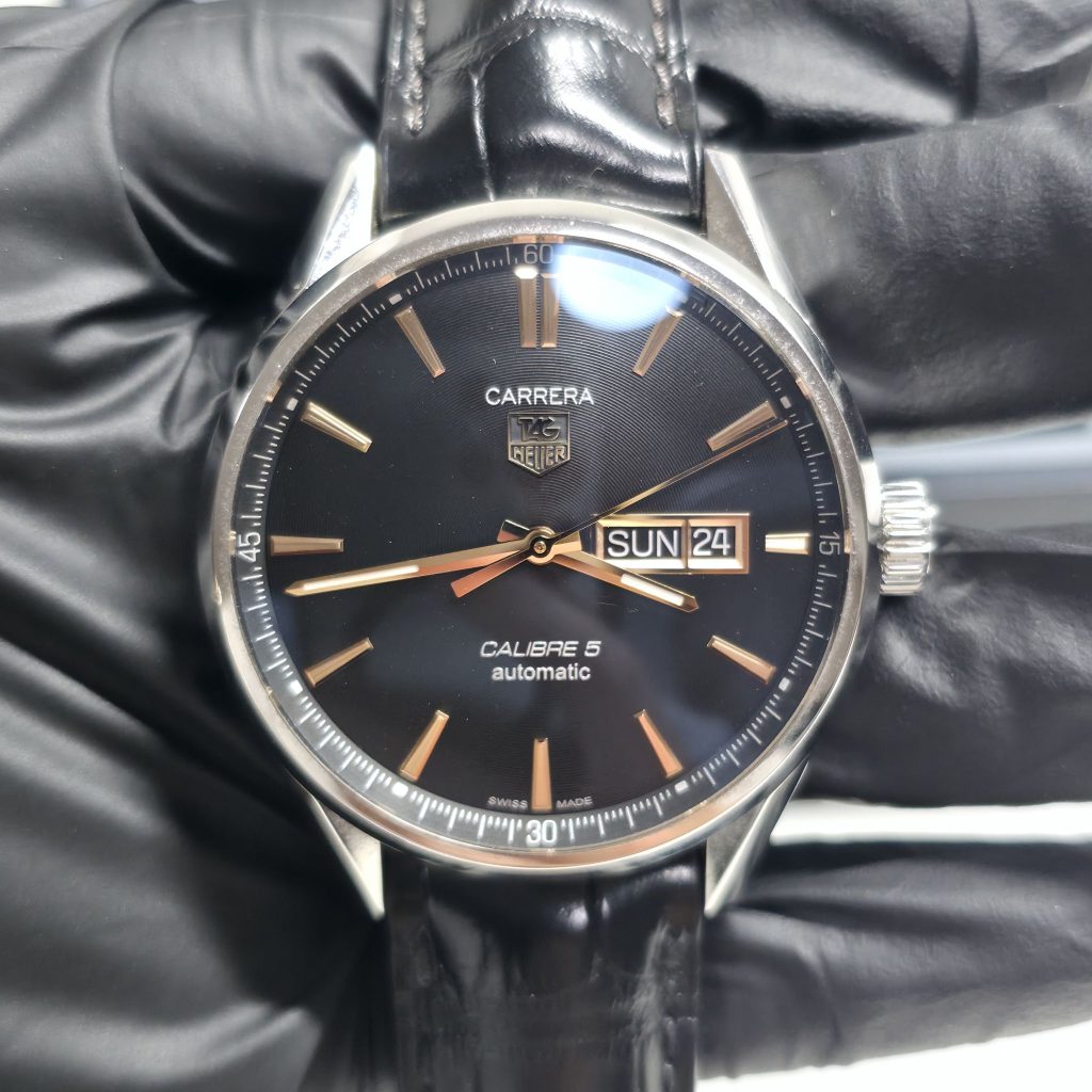TAG Heuer カレラ WAR201C-1 高価買取いたしました