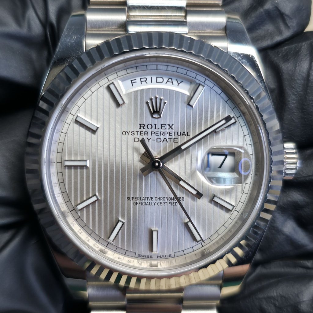 ROLEX デイデイト 228239 ストライプ シルバー文字盤 750WG 高価買取いたしました